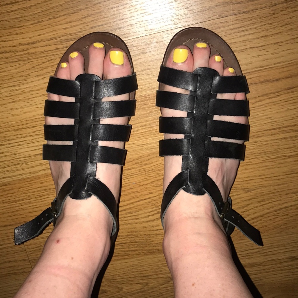 Black Steve Madden buckle sandals